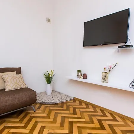 Miamo гнатюка 18 Apartment Lviv