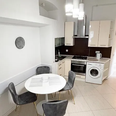 Miamo гнатюка 18 Apartment *