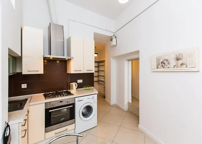 Apartament Miamo гнатюка 18 *